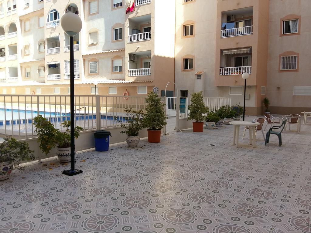 Apartamento Felix De La Fuente Torrevieja Exterior foto